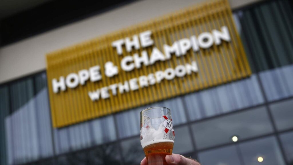 JD Wetherspoon to open first motorway pub on M40