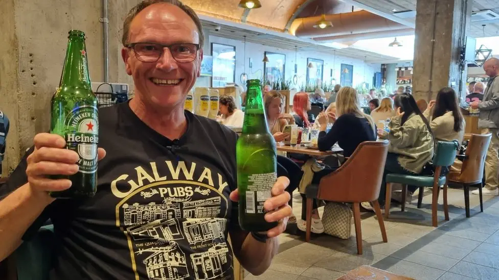 Derbyshire man completes tour of every Wetherspoon pub