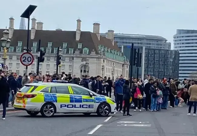 Man critical after fight on Westminster Bridge