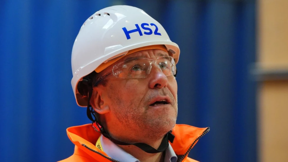 HS2 in 'very serious situation' boss says