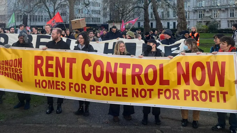 Tenants call for rent controls in demonstration