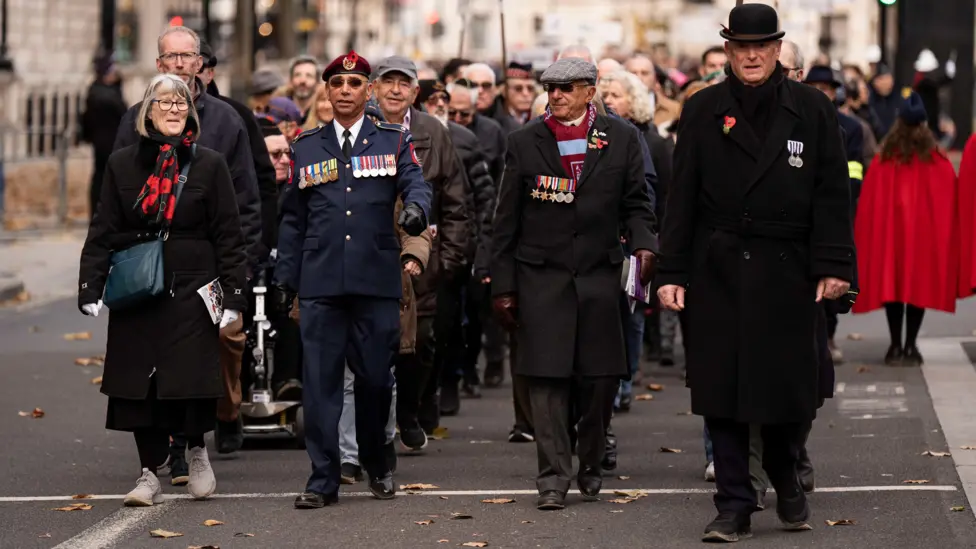 Thousands march to remember Jewish veterans